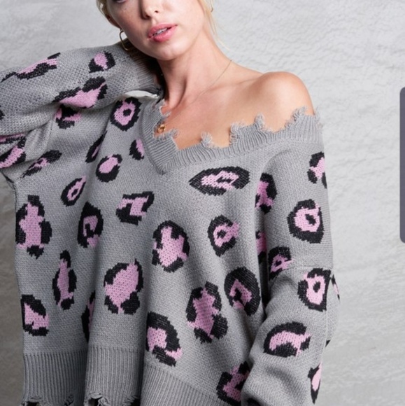 Sale Grey Leopard Fringe Sweater - Picture 3 of 6